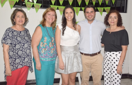 Belén de Gómez, María Eugenia Orozco de Gómez, Marcela Gómez, Esteban Corredor y Aracelia Gómez.